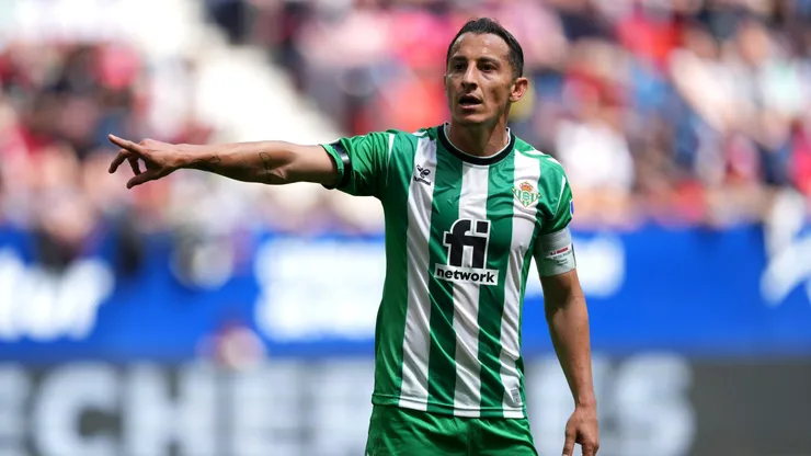 PAMPLONA, SPAIN - APRIL 22: Andres Guardado of Real Betis gives the team instructions during the LaLiga Santander match between CA Osasuna and Real Betis at El Sadar Stadium on April 22, 2023 in Pamplona, Spain. (Photo by Juan Manuel Serrano Arce/Getty Images)