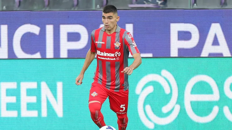 FLORENCE, ITALY - AUGUST 14: Johan Vasquez of US Cremonese in action during the Serie A match between ACF Fiorentina and US Cremonese at Stadio Artemio Franchi on August 14, 2022 in Florence, Italy. (Photo by Gabriele Maltinti/Getty Images)