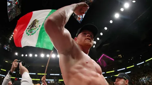 Tunden a Canelo Álvarez.