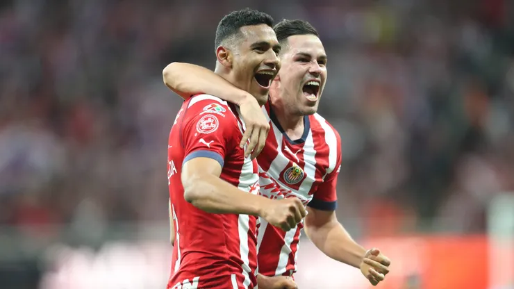 ZAPOPAN, MEXICO - MAY 14: Gilberto Sepúlveda (L) of Chivas celebrates with teammate after scoring the team's first goal during the quarterfinals second leg match between Chivas and Atlas as part of the Torneo Clausura 2023 Liga MX at Akron Stadium on May 14, 2023 in Zapopan, Mexico. (Photo by Refugio Ruiz/Getty Images)