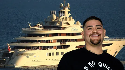 Andy Ruiz se divierte en un yate.