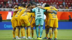 ZAPOPAN, MEXICO - SEPTEMBER 13: Players of Tigres huddle before the 9th round match between Chivas and Tigres UANL as part of the Torneo Apertura 2022 Liga MX at Akron Stadium on September 13, 2022 in Zapopan, Mexico. (Photo by Refugio Ruiz/Getty Images)