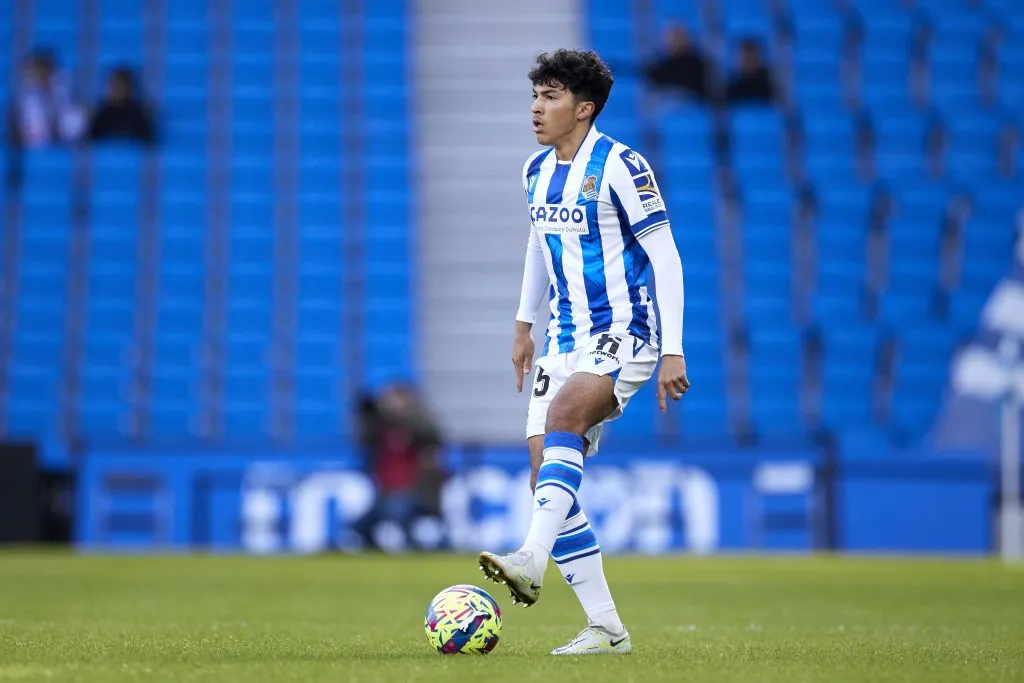Jonathan Gómez dentro de los primeros puestos de la tabla con Real Sociedad B (Imago)