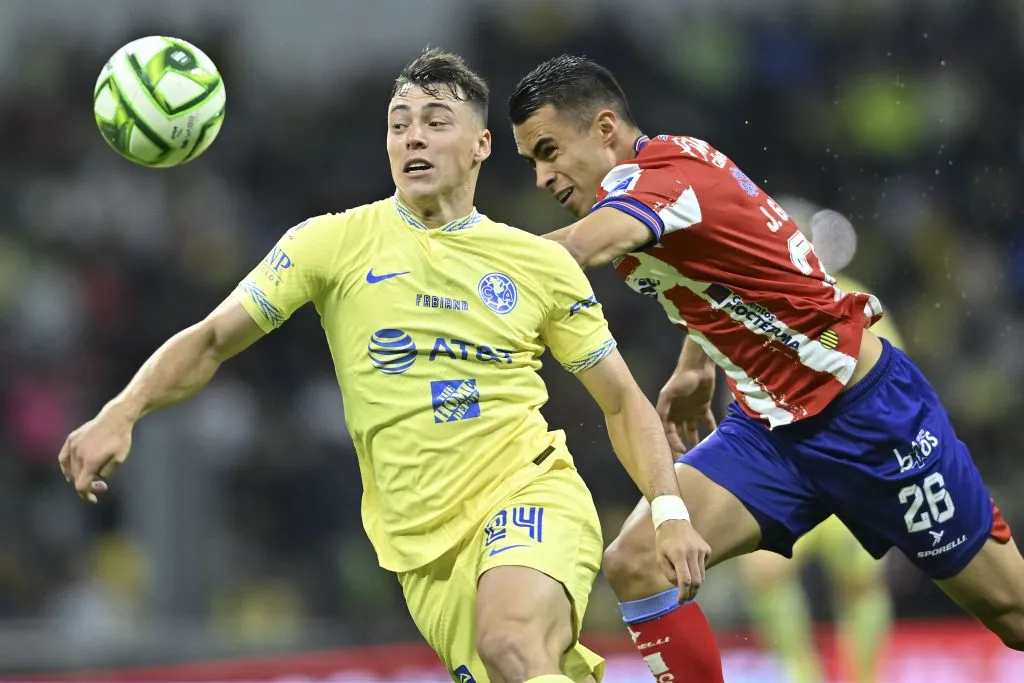 Federico Viñas sólo jugó 10′ pero terminó lesionado (Imago7)