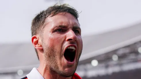 Santiago Giménez habló de su futuro