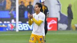Diego Lainez le tiró flores a la afición de Tigres