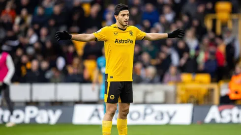 El mexicano podría irse de los Wolves.