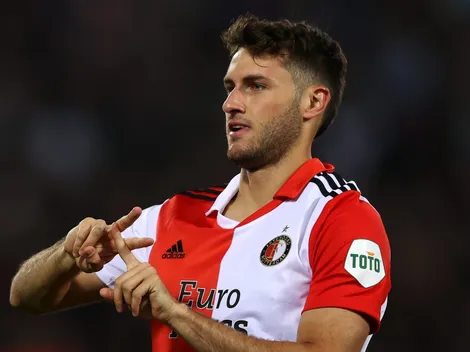 Santi Giménez define su futuro rumbo a la Champions League