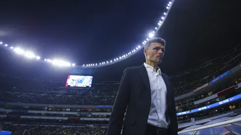 El exentrenador de Las Águilas recibió insultos de los aficionados.