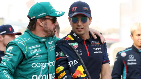 Sergio Pérez y Fernando Alonso pelean por un puesto en la tabla de puntos.