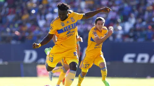 Jordy Caicedo en un partido con Tigres UANL.