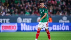 El mexicano podría cambiar de club.