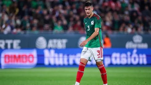 El mexicano podría cambiar de club.