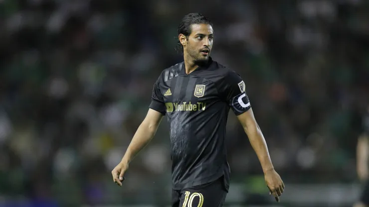 LEON, MEXICO - FEBRUARY 18: Carlos Vela of LAFC looks on during the round of 16 match between Leon and LAFC as part of the CONCACAF Champions League 2020 at Leon Stadium on February 18, 2020 in Leon, Mexico. (Photo by Leopoldo Smith/Getty Images)
