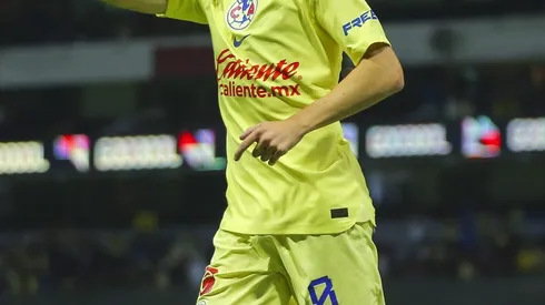 Desde España vienen por una figura del América.