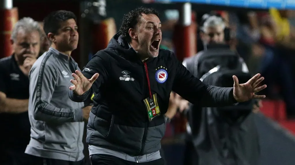 Gabriel Milito y un enorme paso por Argentinos Juniors [Getty Images].