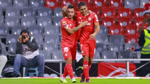 Un jugador de los Diablos, en la puerta de salida.