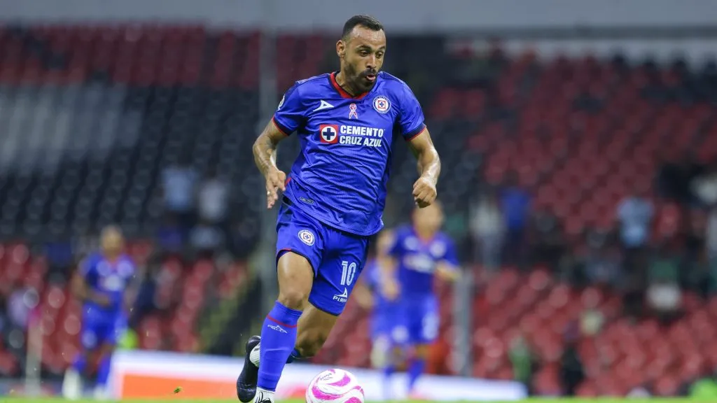 Moisés, ¿con un pie afuera de Cruz Azul para el 2024? [Getty Images].