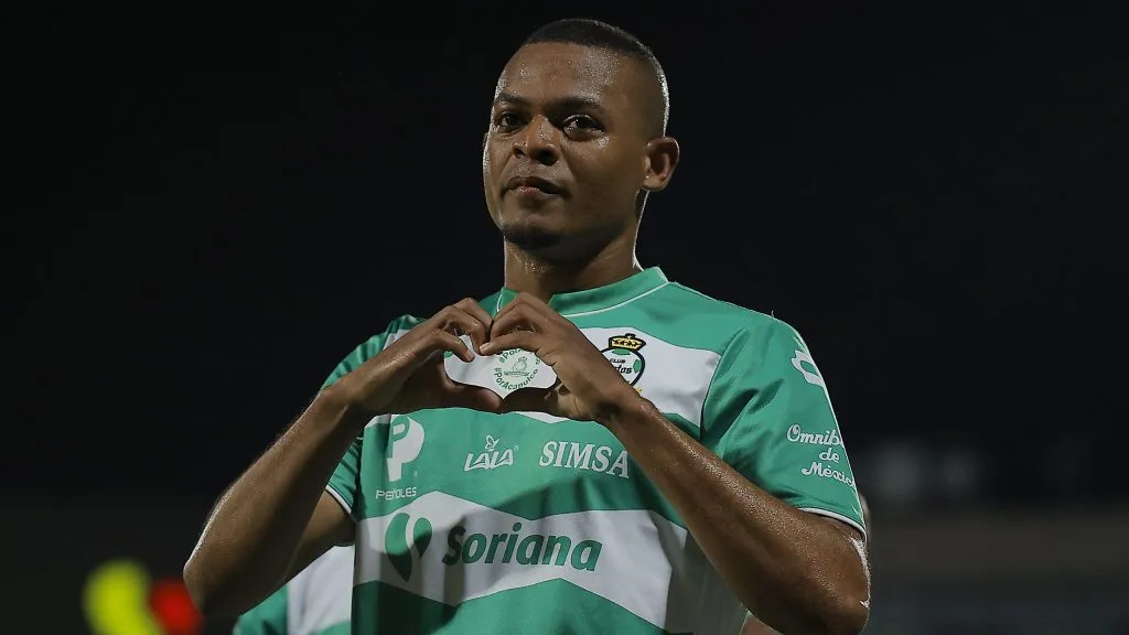 Preciado, ¿con las horas contadas en Santos? Getty Images.