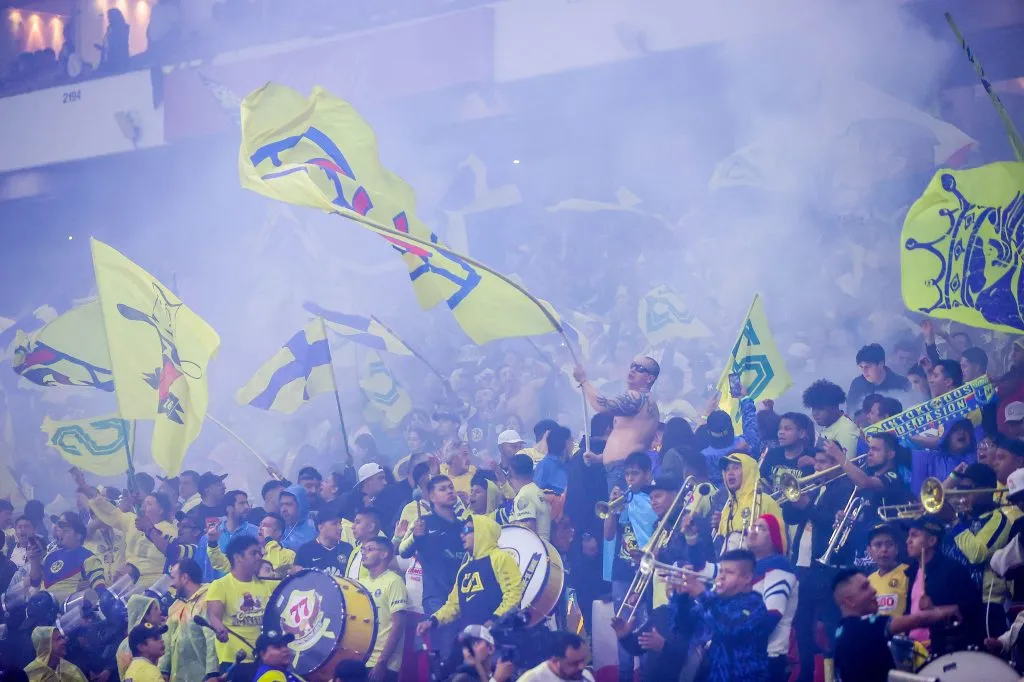 La porra del América, siempre junto al equipo (Imago 7)