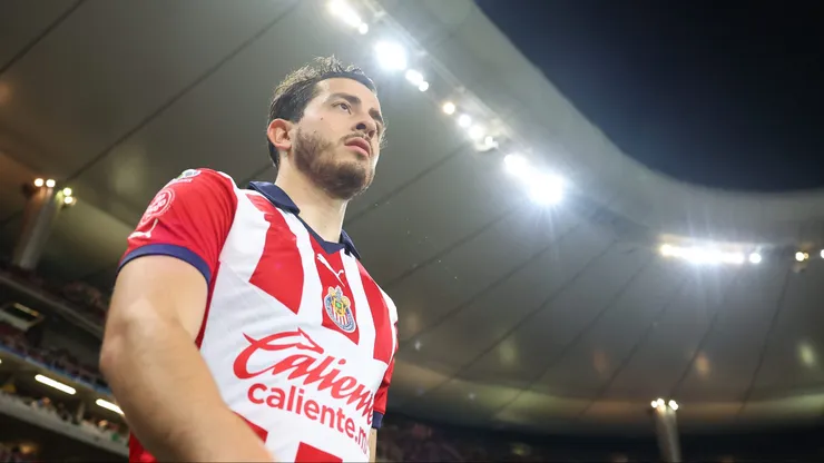 Alan Mozo, consolidado en el once inicial de Chivas.