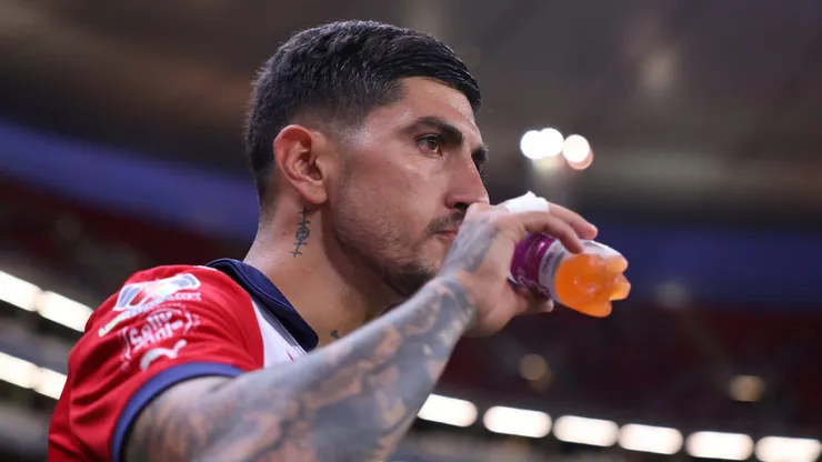 Víctor Guzmán, con un pie afuera de las Chivas.