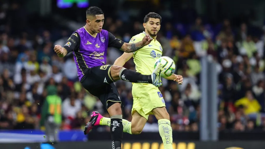 Andrés Montaño en acción en la Liga MX [Getty Images].