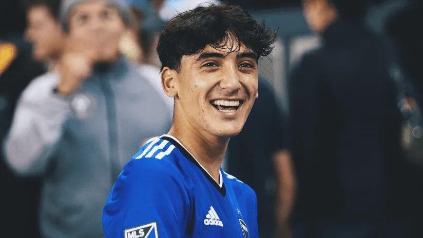 Cruz Medina, el talento con el que sueña Chivas [Foto: SJE]