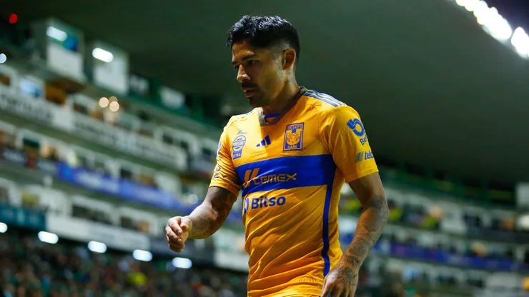 Aquino preocupó a todo Tigres.