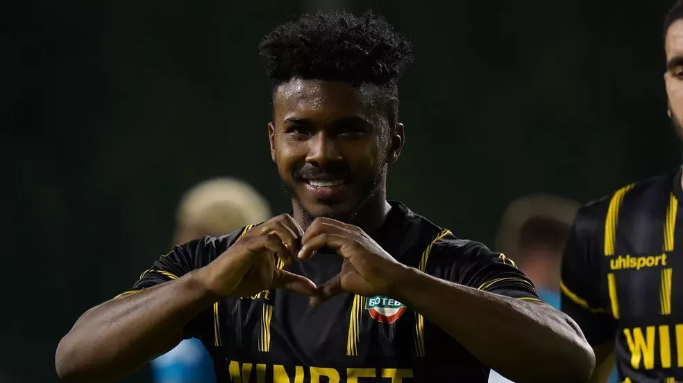 Marquinhos Costa con la playera de Atlético Mineiro, donde lo tuvo Gustavo Lema [ATM]