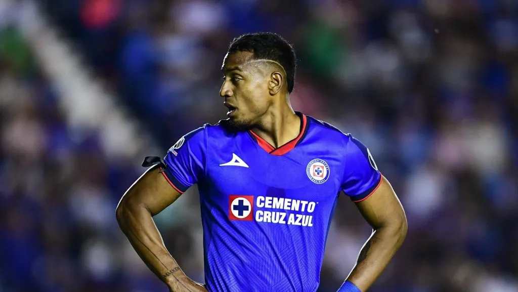 Willer Ditta volverá a ausentarse en Cruz Azul por su última expulsión (IMAGO)