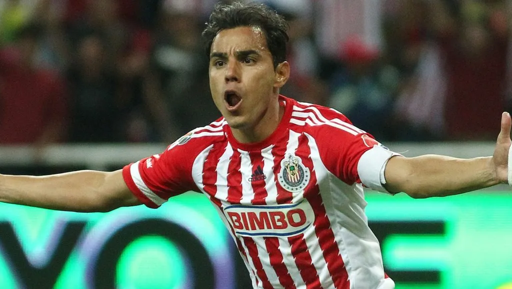 Omar Bravo, goleador histórico de Chivas también jugó en Cruz Azul