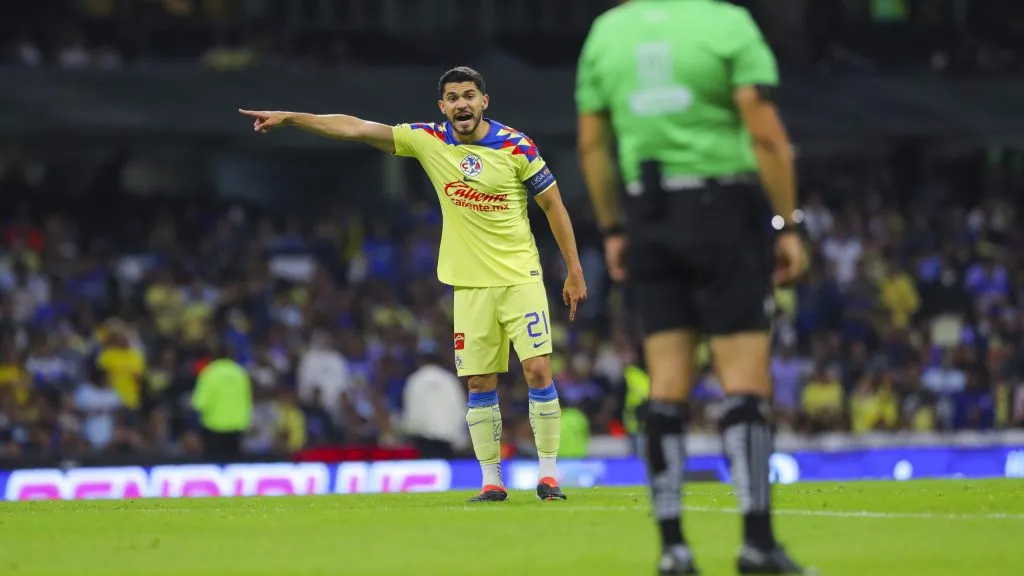 Henry Martin en el Clásico Joven ante Cruz Azul, donde aportó una asistencia [Getty]
