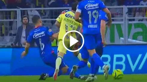 Polémica en el América vs. Cruz Azul: el penal no cobrado que reclamó todo el Azteca