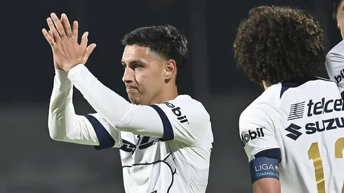 Leo Suárez enamora a la afición de Pumas