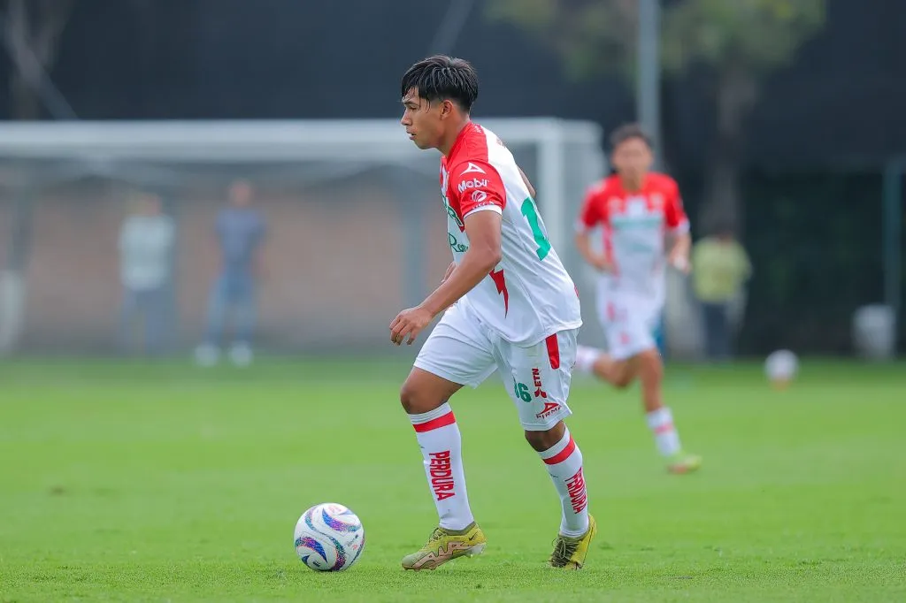 Juan Carlos Cortéz firma con Sevilla hasta 2027