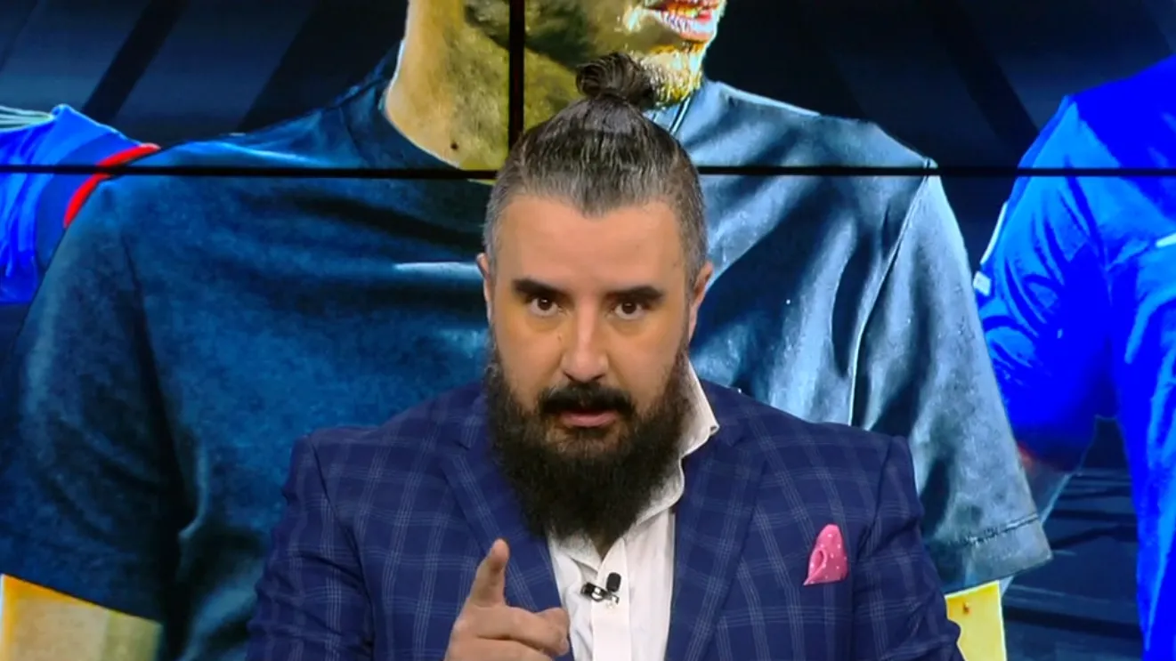 Álvaro Morales sorprendió a todos con su favorito en el Clásico Joven (Captura)