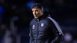 Robert Siboldi busca refuerzos