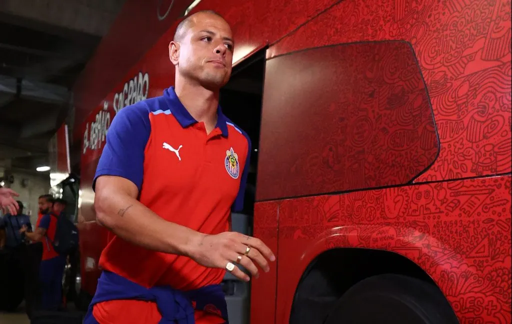 Chicharito se apronta para debutar con Chivas