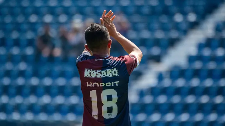 El “Hobbit” Bermúdez regresó a las canchas.
