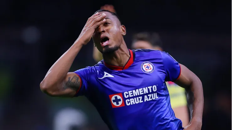 Willer Ditta se fue expulsado en Cruz Azul