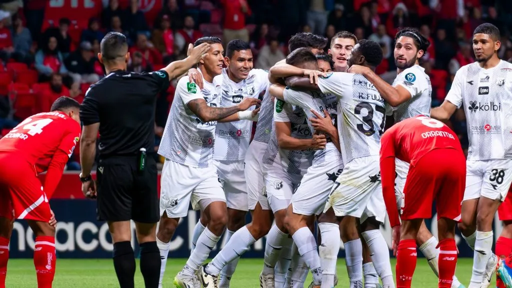 Herediano venció 3 a 2 a Toluca y avanzó a octavos de final de Concachampions