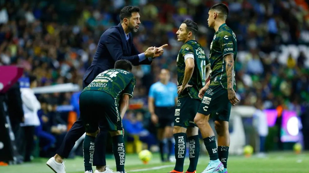 Jorge Bava no tuvo un buen inicio en León y encima pierde a Andrés Guardado [Getty]