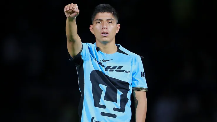 La afición de Pumas UNAM llega de elogios a Piero Quispe