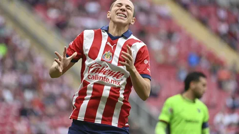 Zapopan, Jalisco, 10 de febrero de 2024. Mateo Chávez durante el partido correspondiente a la jornada 6 del torneo Clausura 2024 de la Liga BBVA MX, entre las Chivas rayadas del Guadalajara y los Bravos de Juárez, celebrado en el estadio Akron. Foto: Imago7/Etzel EspinosaSe reveló el motivo por el cual Mateo Chávez perdió terreno en Chivas