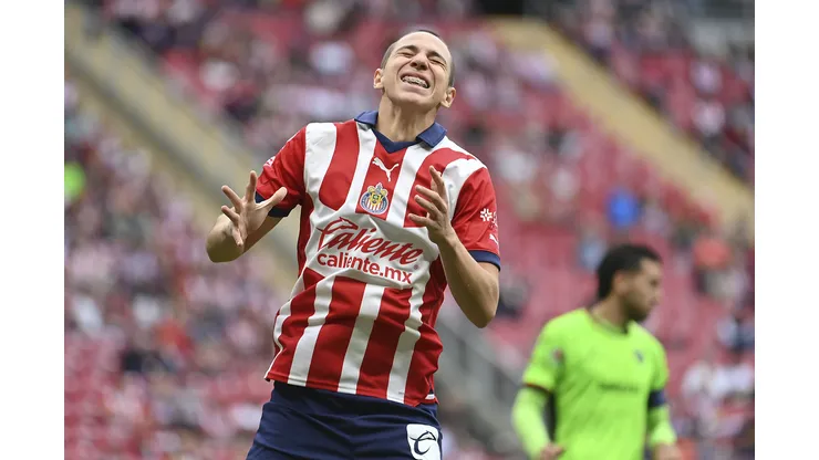 Zapopan, Jalisco, 10 de febrero de 2024. Mateo Chávez durante el partido correspondiente a la jornada 6 del torneo Clausura 2024 de la Liga BBVA MX, entre las Chivas rayadas del Guadalajara y los Bravos de Juárez, celebrado en el estadio Akron. Foto: Imago7/Etzel EspinosaSe reveló el motivo por el cual Mateo Chávez perdió terreno en Chivas