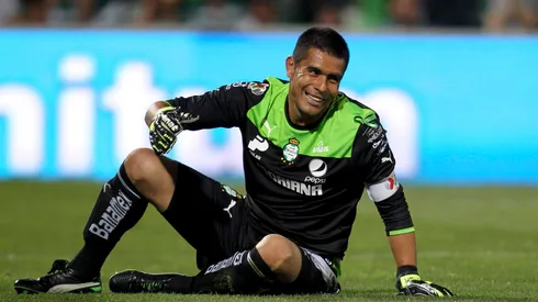 Oswaldo Sánchez apuntado por un ex compañero por falta de profesionalismo