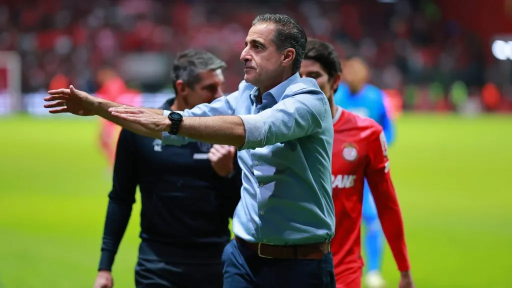 Renato Paiva celebrando el último triunfo del Toluca por Liga MX [Foto: Getty]