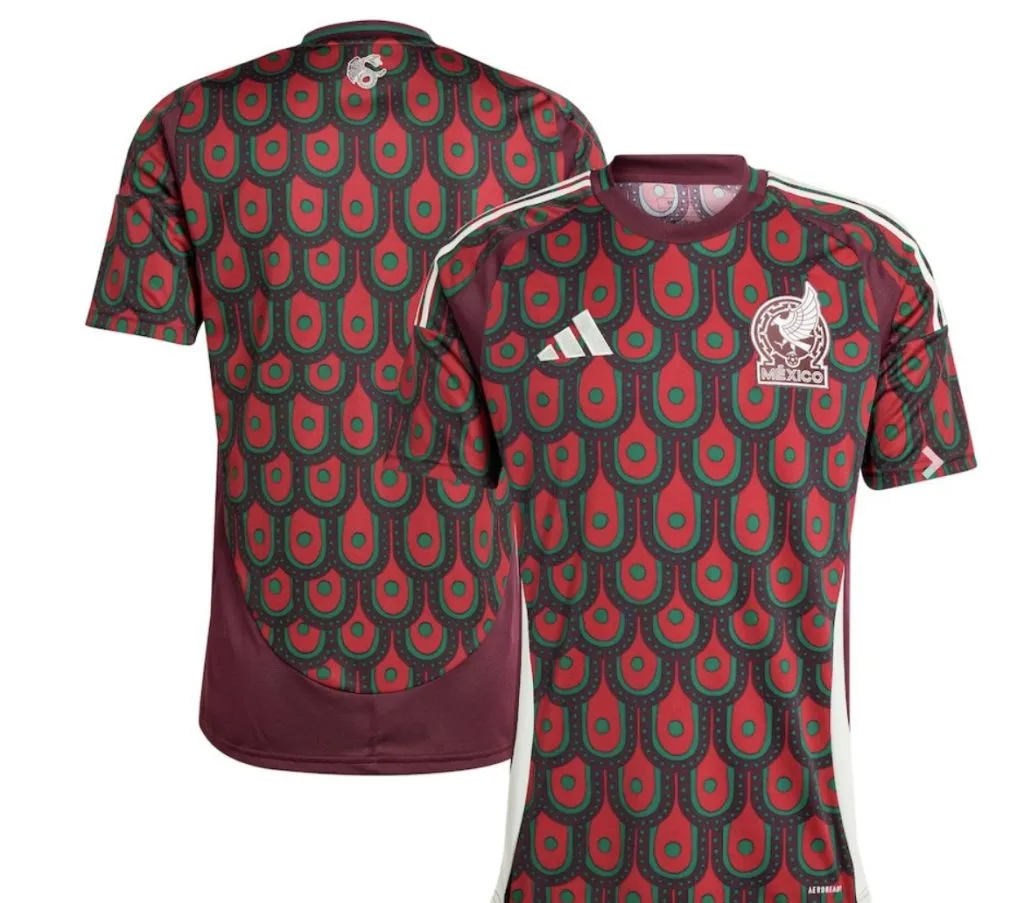 La nueva jersey titular de la Selección Mexicana [Foto: Gibran Araige]