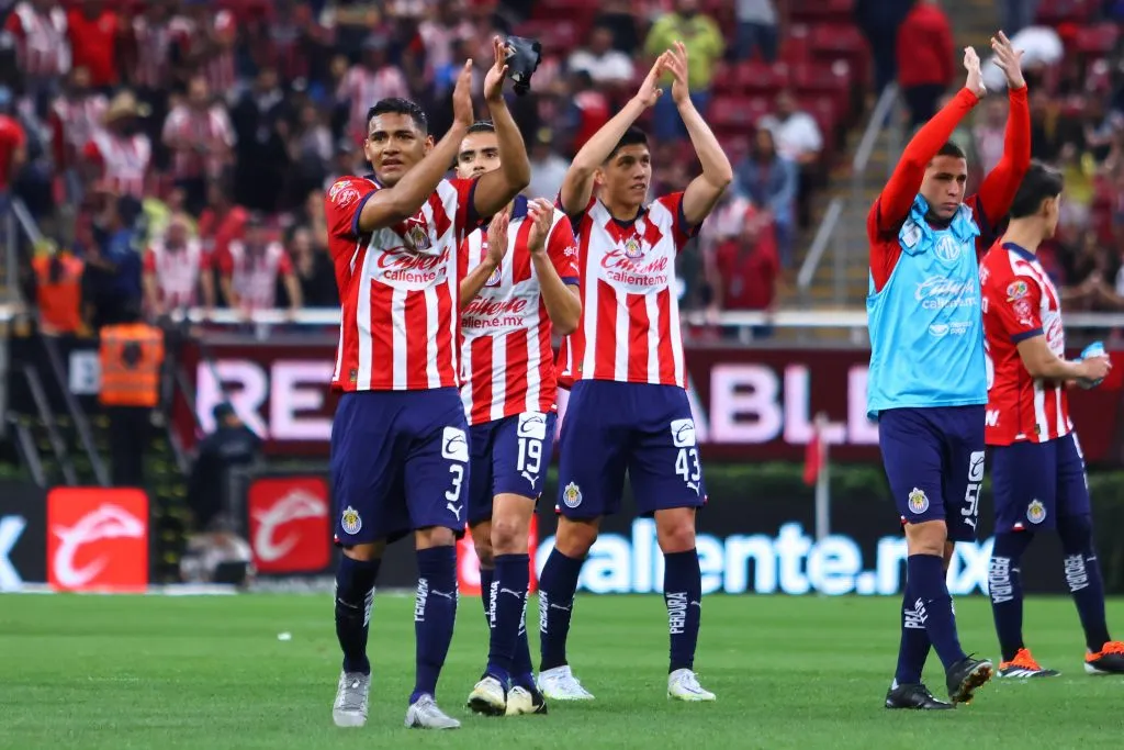 Con la ausencia de Chicharito, Chivas juega contra Atlas en Los Ángeles